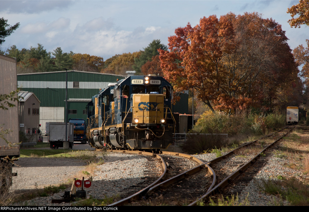 L007 with CSXT 6233 in Taunton